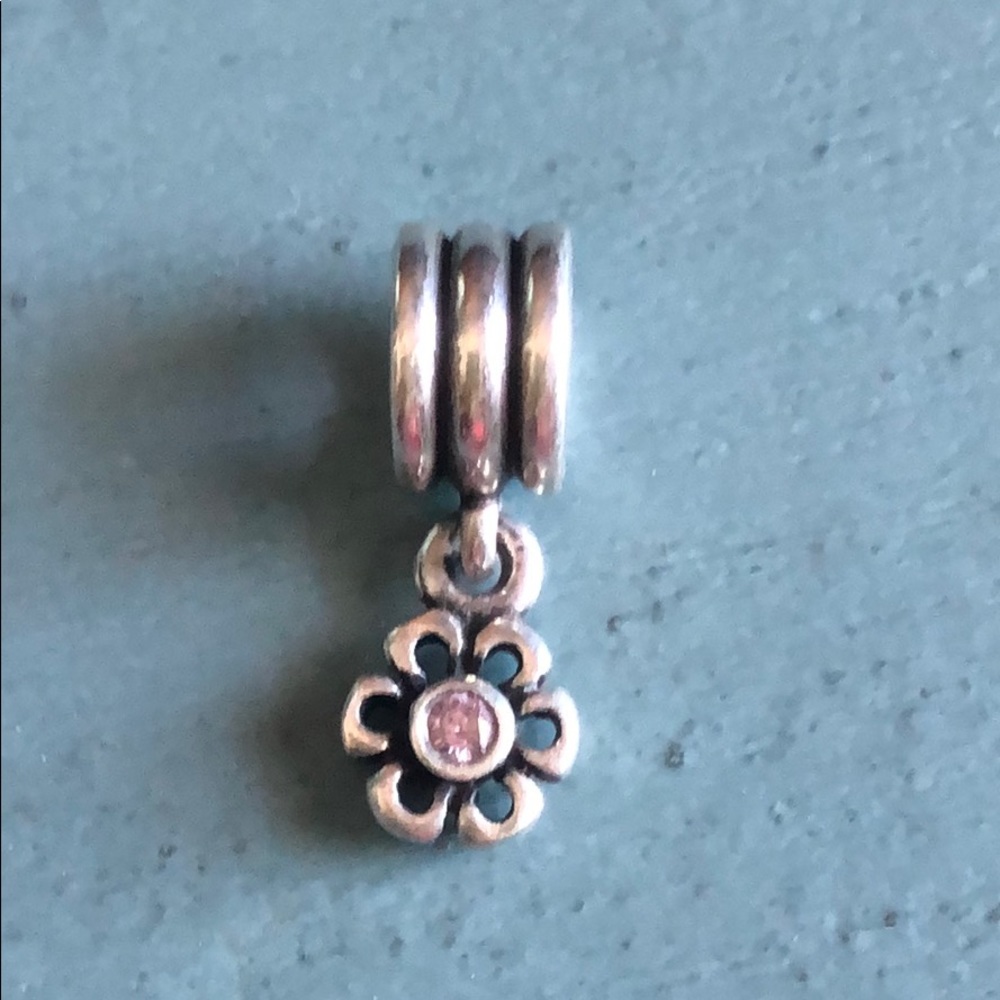 Pandora hanging daisy charm
